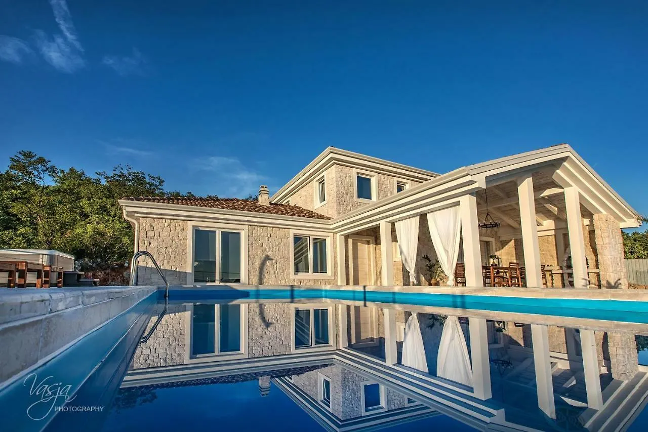 Luxury Villa Belvedere Jadranovo 0*,