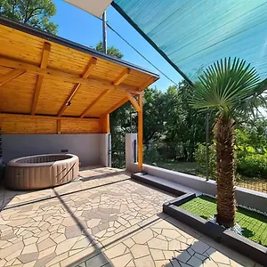  Apartment Vega Lux